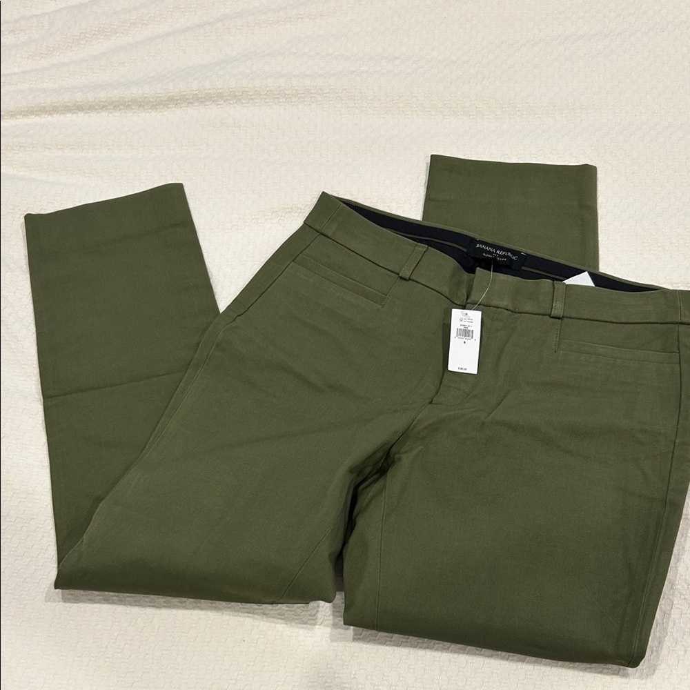 Banana Republic women’s olive green trousers